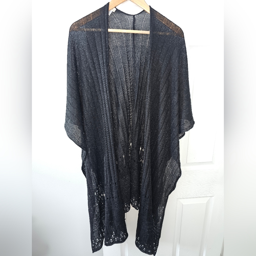 CollectionEighteen WRAP/SWAWL. BLACK W/ SHIMMER. LIKE NEW